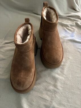 UGG Classic Mini New Hieghts Chestnut Suede Platform Ankle Booties NWOT